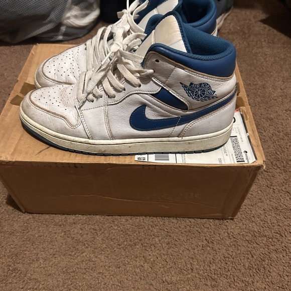 Jordan 1 - Picture 2 of 4